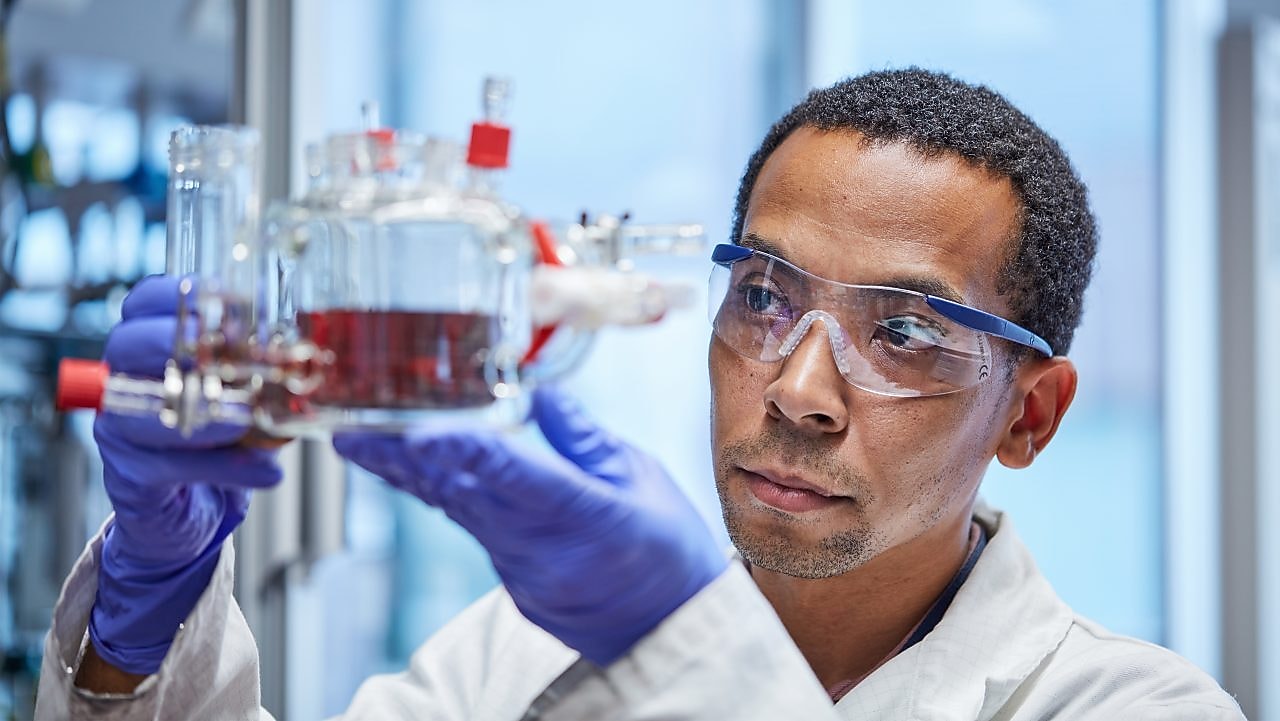 Two women working in Lab