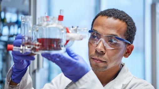 Two women working in Lab